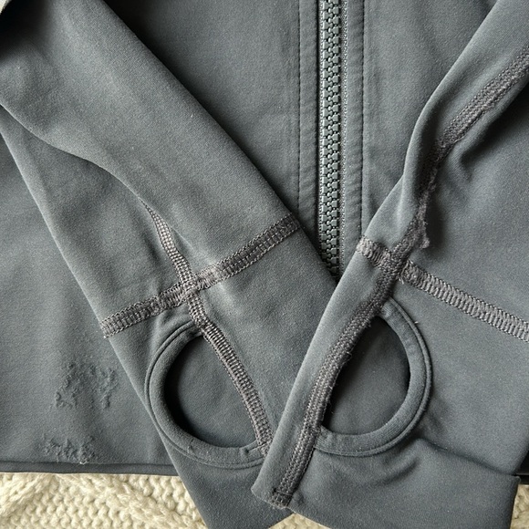 Lululemon *Rare* Seek The Peak Plaid Running Jacket - Picture 7 of 9